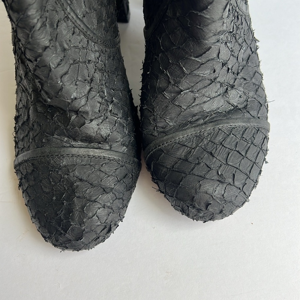 Leon Max Black Textured High-Heel Ankle Boots. 10. GUC!🔥 - Picture 4 of 11